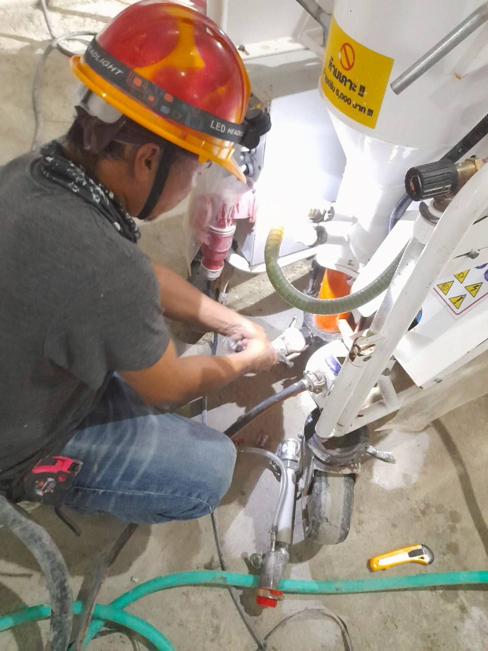 ติดตั้งครื่องพ่นปูน กรุงเทพ