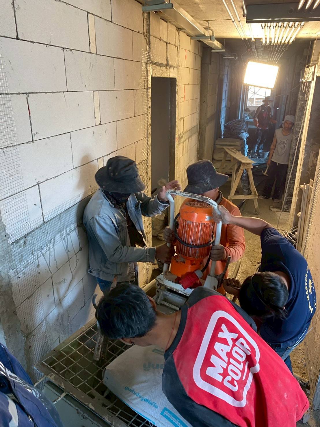 ซ่อมเครื่องพ่นปูน ถึงไซต์งาน