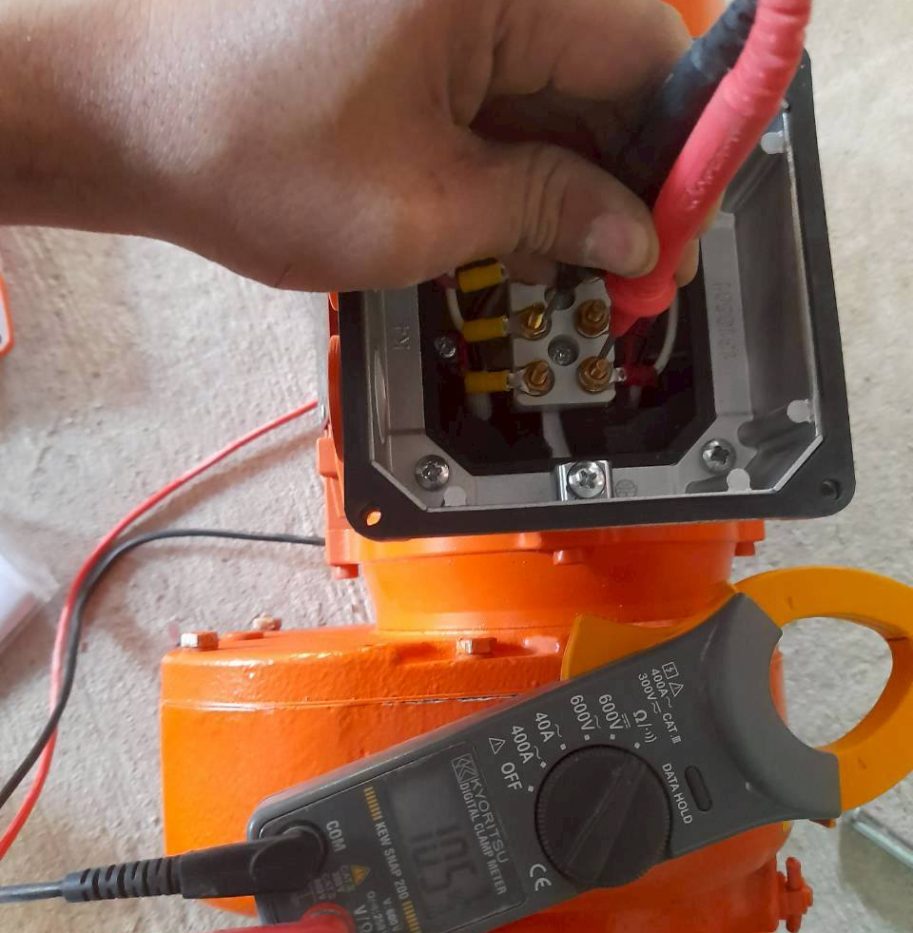 ไซต์งานกรุงเทพ มอเตอร์เครื่องพ่นไหม้ เเละอะไหล่ไฟฟ้าชำรุด ไซต์งานกรุงเทพ มอเตอร์เครื่องพ่นไหม้ เเละอะไหล่ไฟฟ้าชำรุด