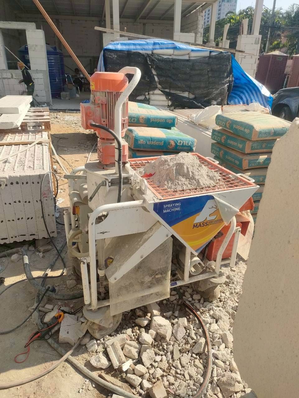 ไซต์งานยานนาวา เช่าเครื่องพ่นปูน