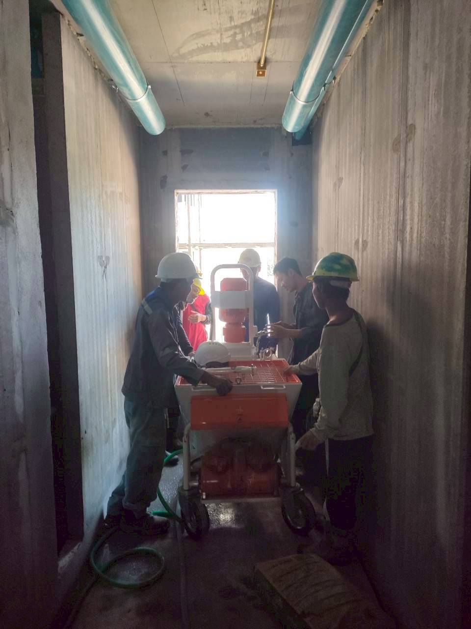 ลูกค้าจากผู้เช่า มาเป็นผู้ซื้อเครื่องพ่นปูน