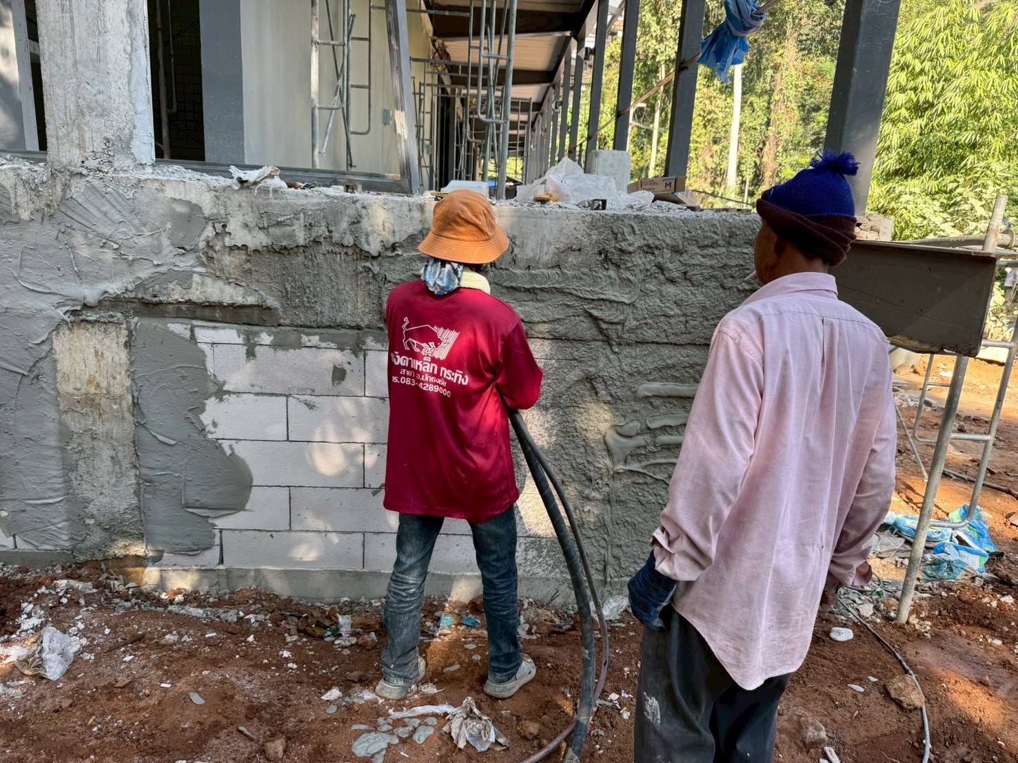 เช่าเครื่องพ่นปูน ถึงหน้าไซต์งาน