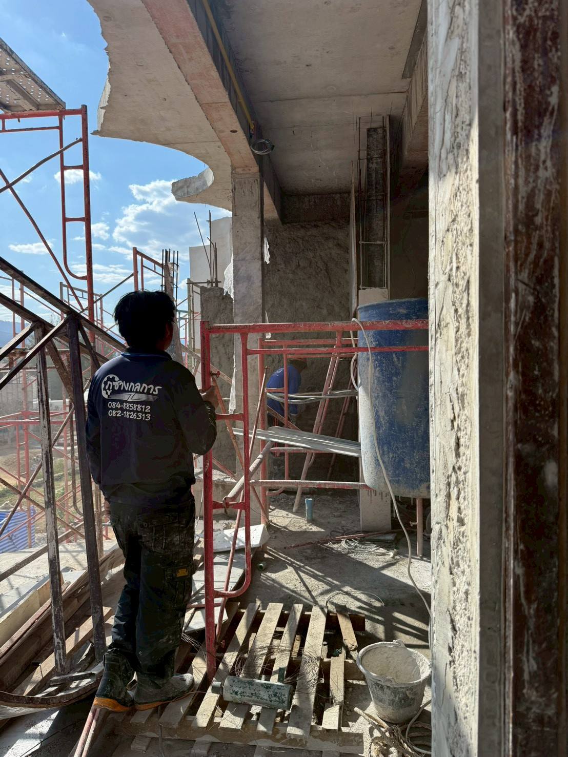 เข้าซ่อม เเละเปลี่ยนอะไหล่ ไซต์งานเขาใหญ่