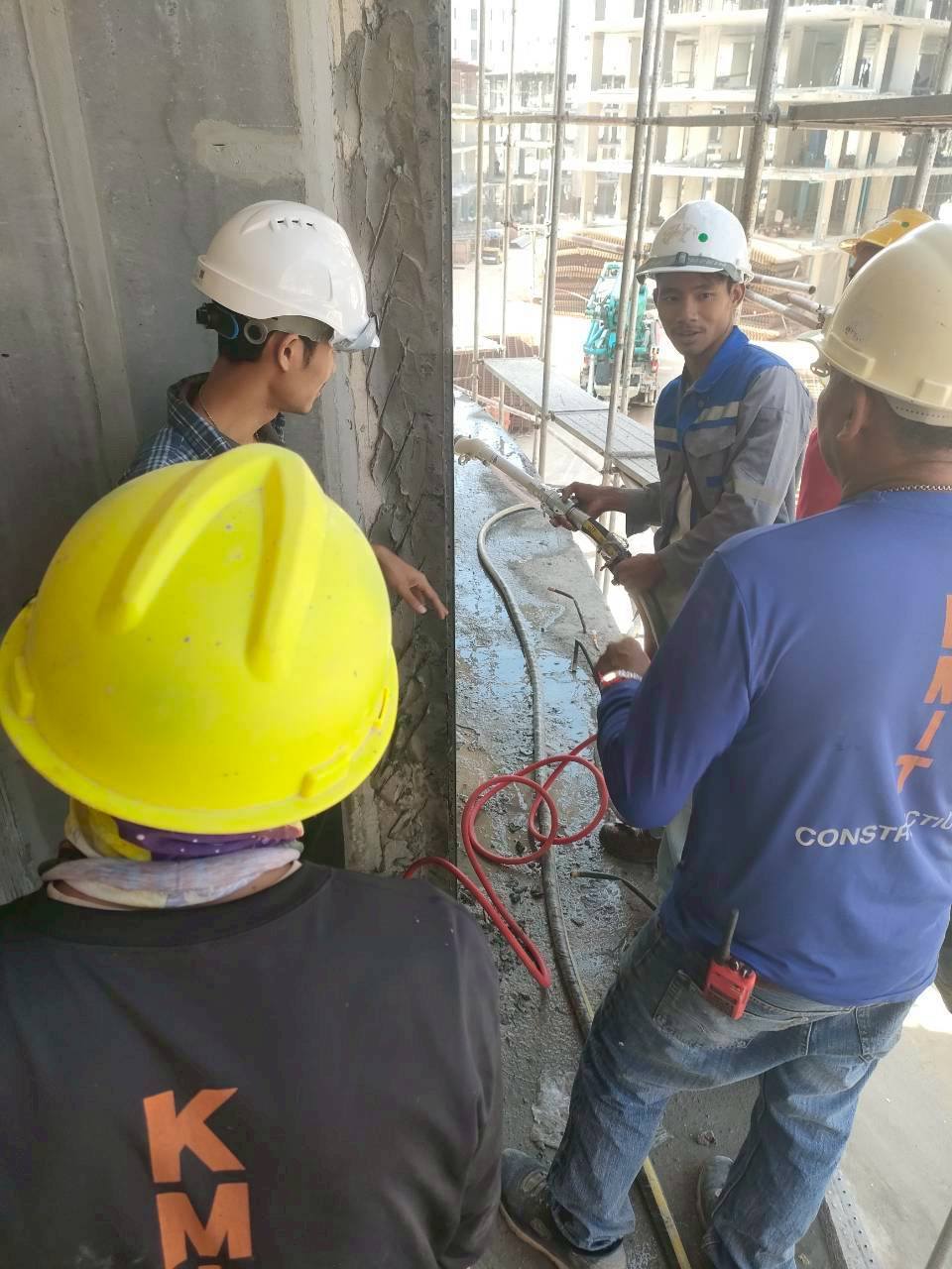 ลูกค้าจากผู้เช่า มาเป็นผู้ซื้อเครื่องพ่นปูน