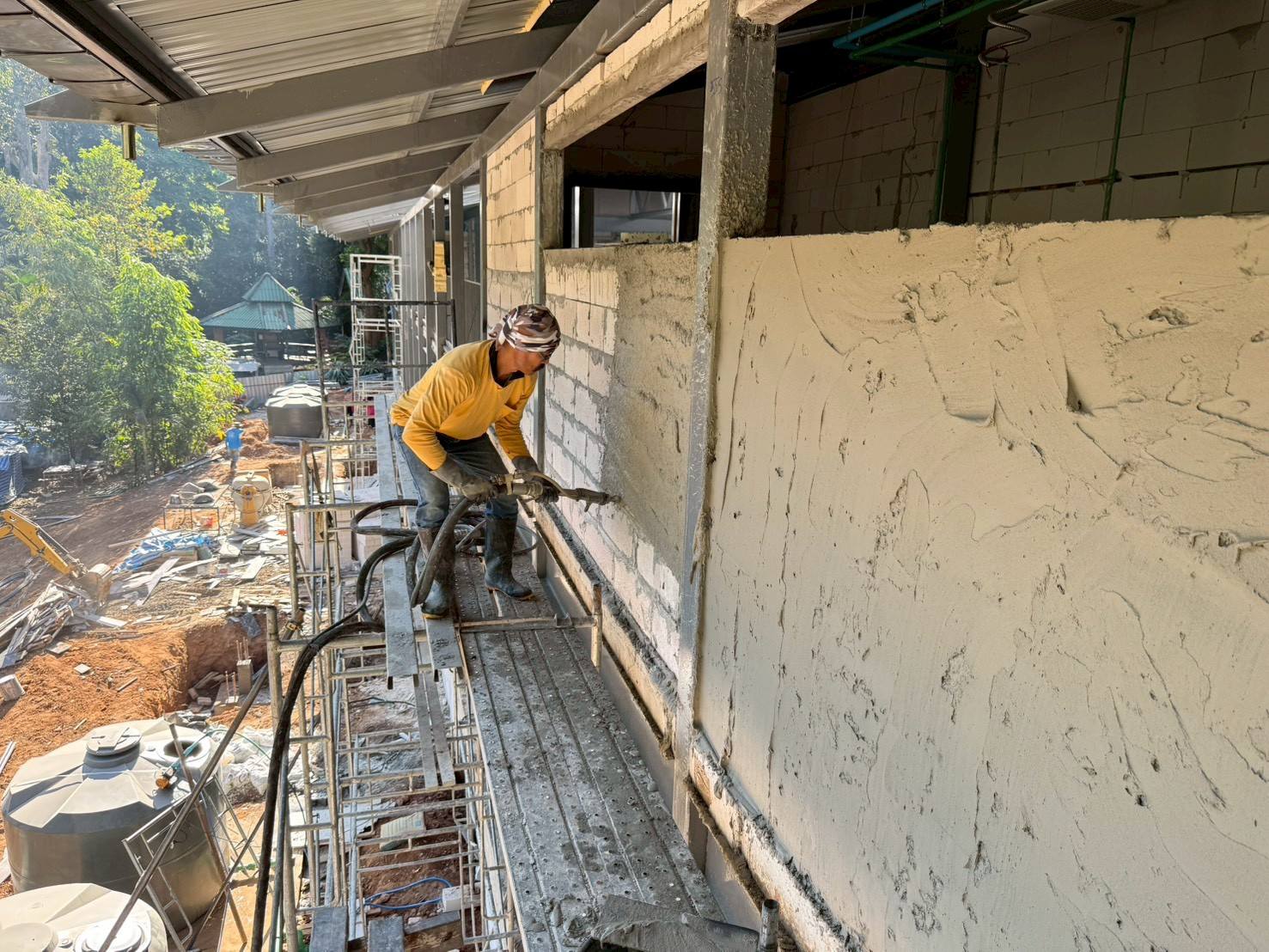 ลูกค้าจากอุดรธานี เช่าเครื่องพ่นปูน