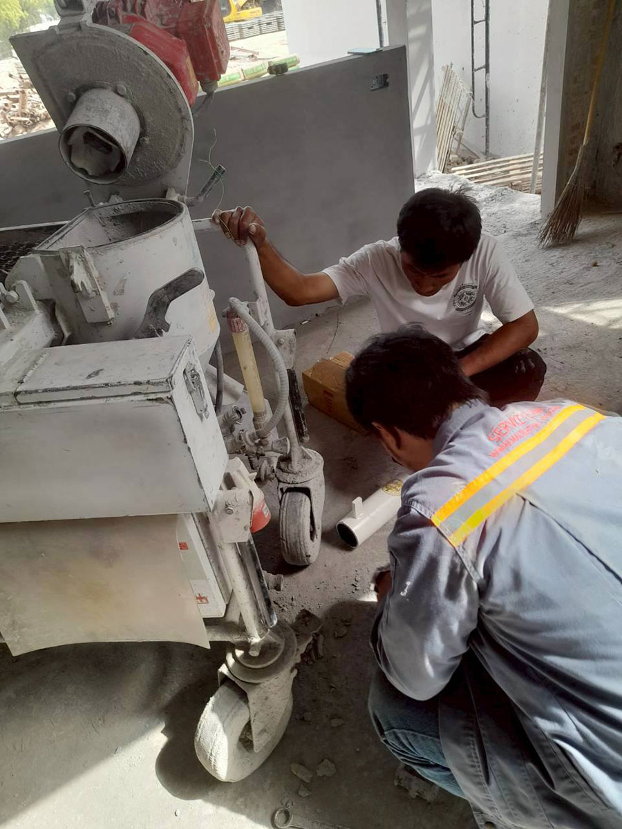 ไซต์งานชลบุรี ซ่อมเครื่องพ่นปูน